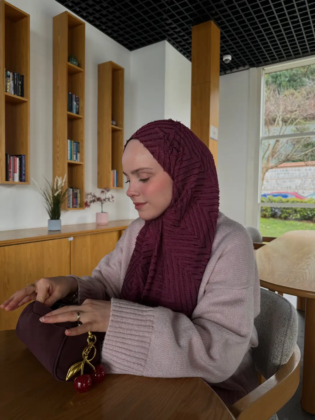 Ürün görseli: Velora Mürdüm Dokuma Jakar Şal